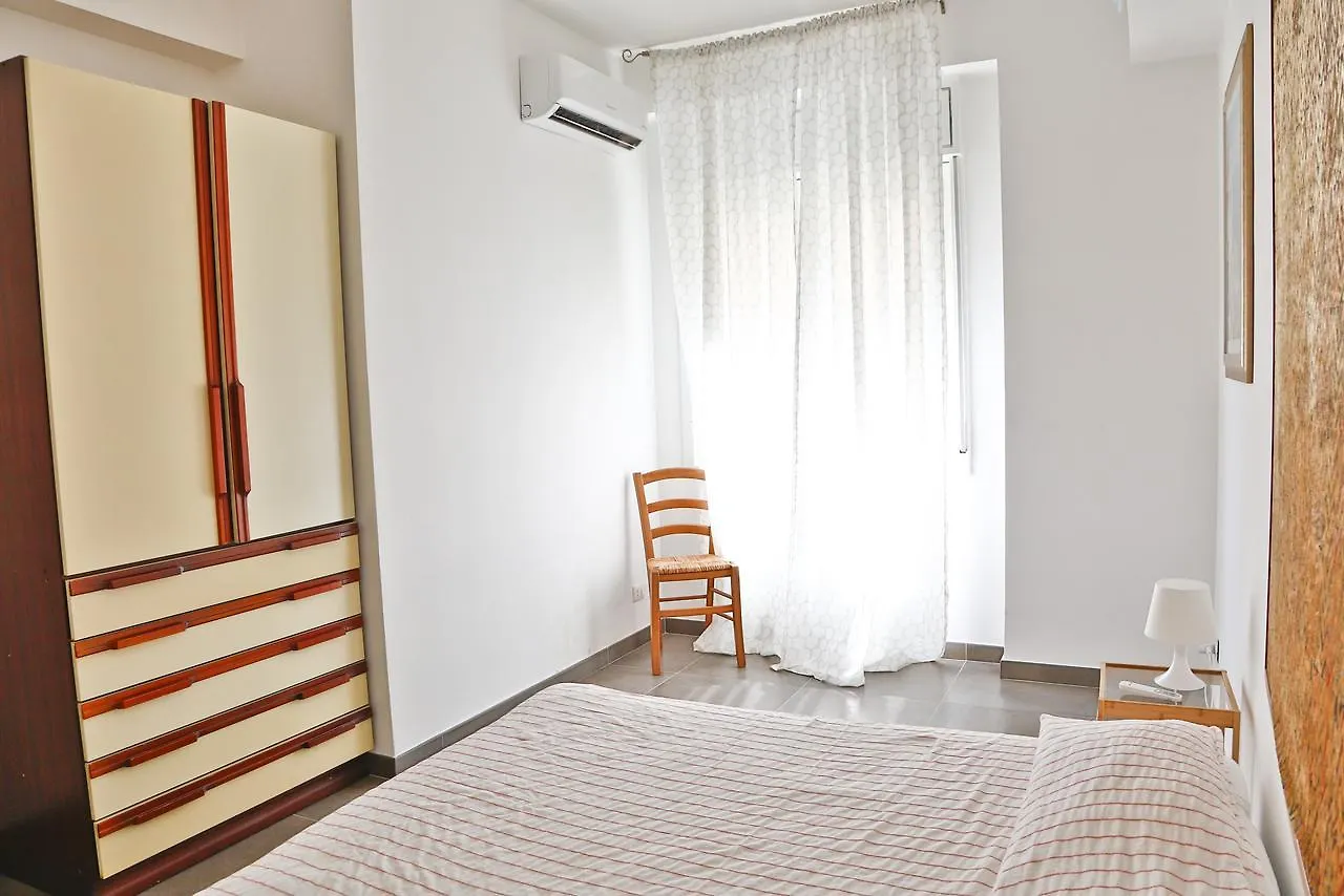 Family House - By Vacation Service Cefalù Italie